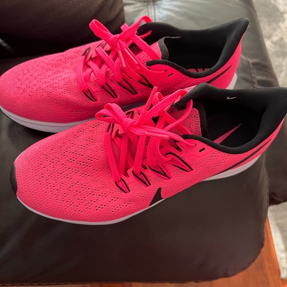 Nike Zoom Shoes - Picture 2 of 4